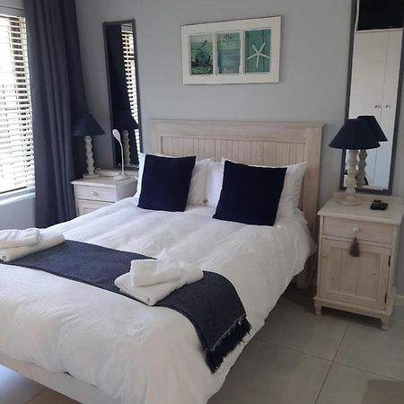Croeso Guest House Langebaan Exterior photo