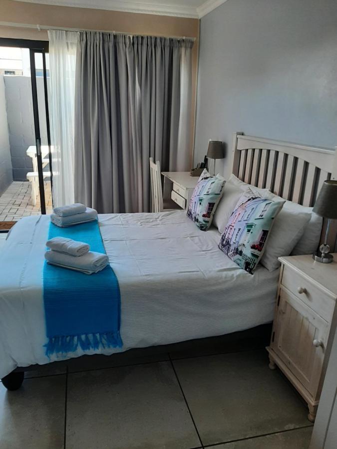 Croeso Guest House Langebaan Exterior photo