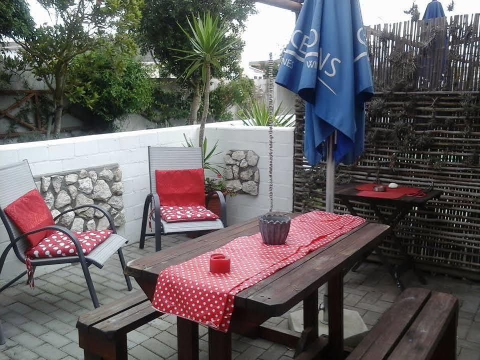 Croeso Guest House Langebaan Exterior photo